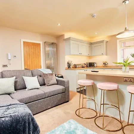 The Stunning Abode - Sleeps 6 公寓