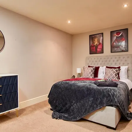 The Stunning Abode - Sleeps 6